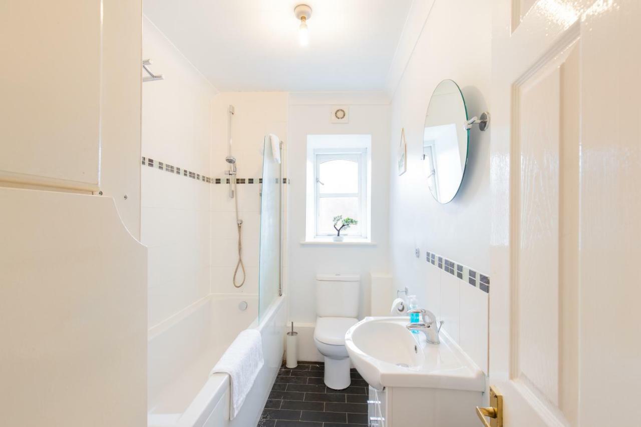 Spacious 2Br Flat In Stansted Apartment Stansted Mountfitchet Ngoại thất bức ảnh
